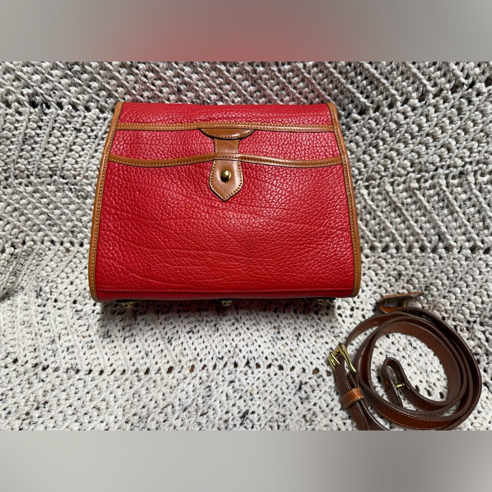 Vintage Dooney and Bourke Medium Essex Crossbody in Red - Picture 4 of 9